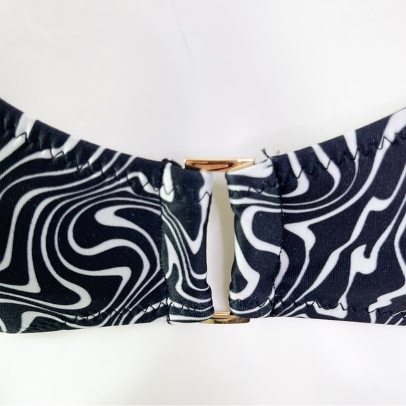 La Hana Swim Women's Black & White Swirly Printed Bikini Top Size S - Picture 4 of 7